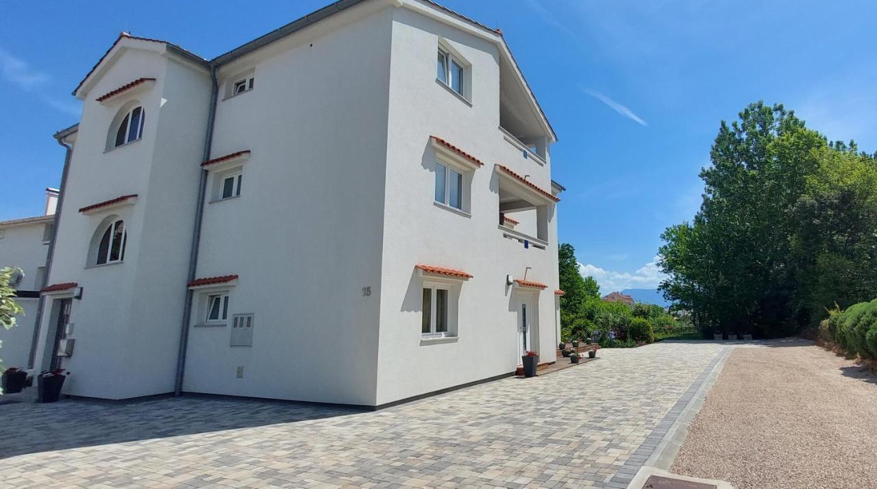 Apartments Matea Baška Екстериор снимка