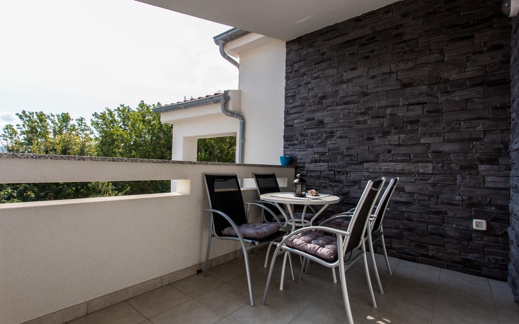 Apartments Matea Baška Екстериор снимка