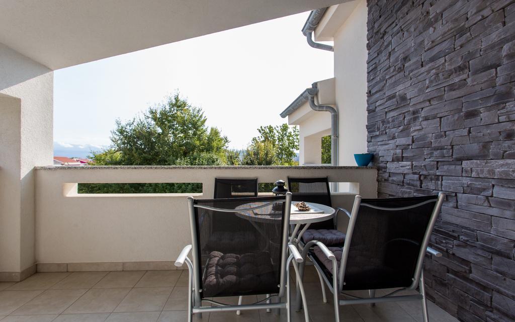 Apartments Matea Baška Екстериор снимка