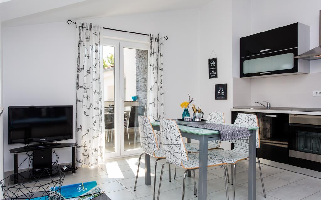 Apartments Matea Baška Екстериор снимка