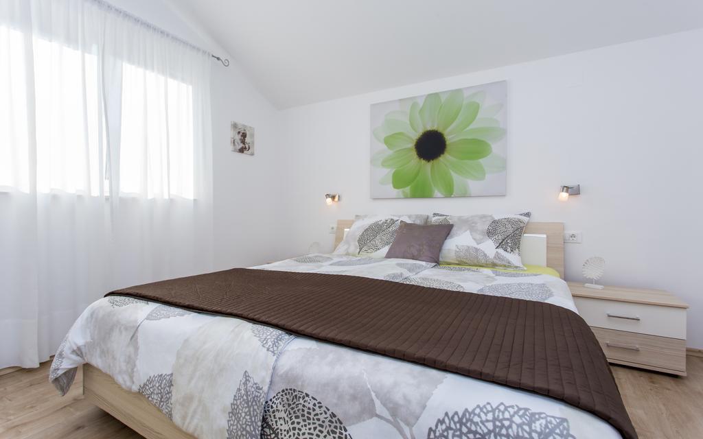 Apartments Matea Baška Екстериор снимка